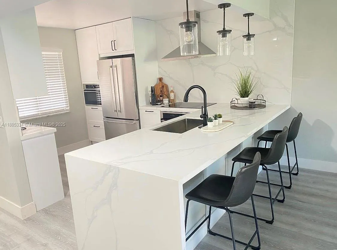 2 bed, 1256 sqft, $2,900 — Photo 1