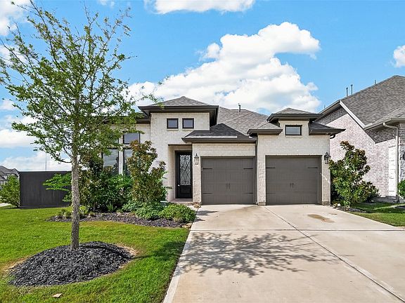 5th image of 158 Amaranth Way