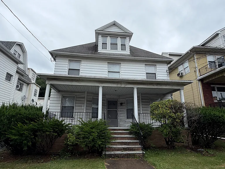 250 S Main St #1 — Photo 1
