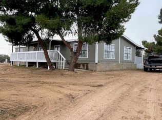 7875 Woodcliff Rd, Phelan, CA 92371