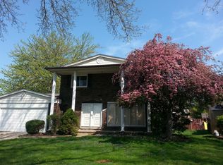 2193 Traverse Dr, Troy, MI