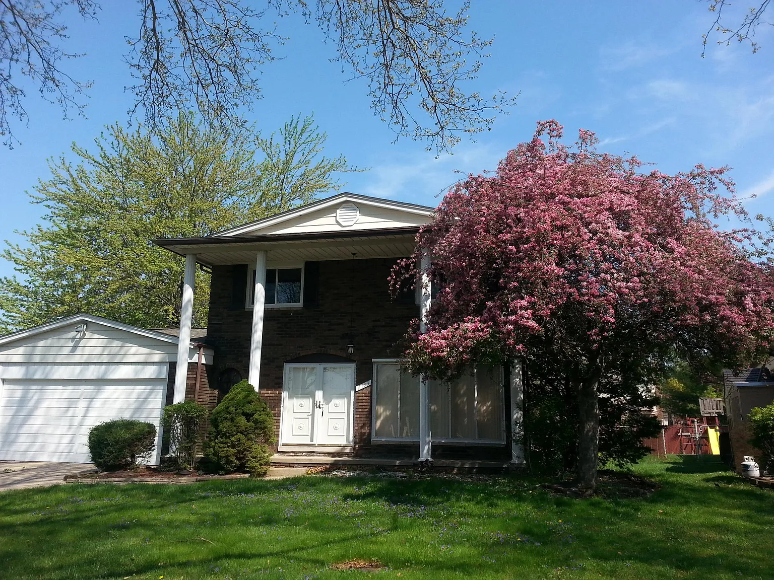2193 Traverse Dr photo 1