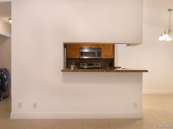 5th image of 9811 Westview Dr APT 927