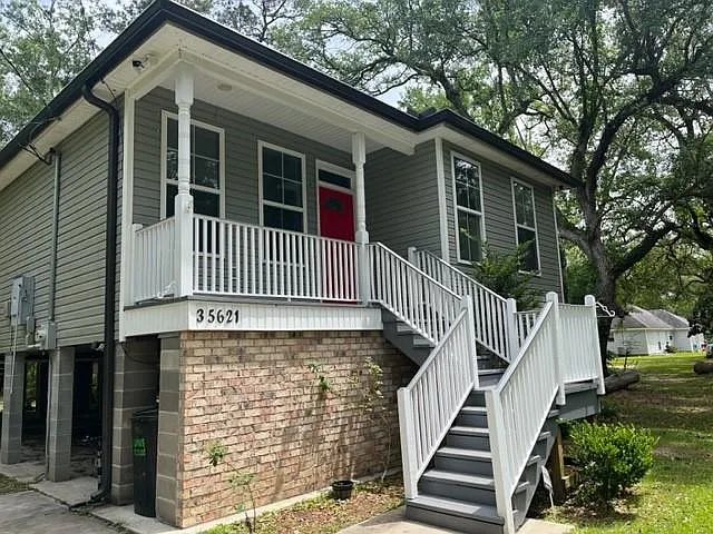 Building Photo - 35621 Oak Ridge Ave