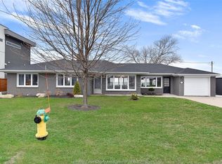 208 Robson Rd, Leamington, ON N8H 5R2