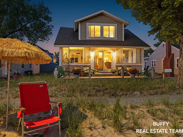 1602 Beach St, Muskegon, MI 49441