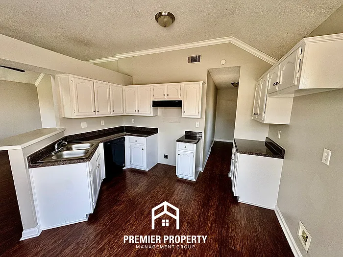 5340 Village Oak Cv — Photo 5