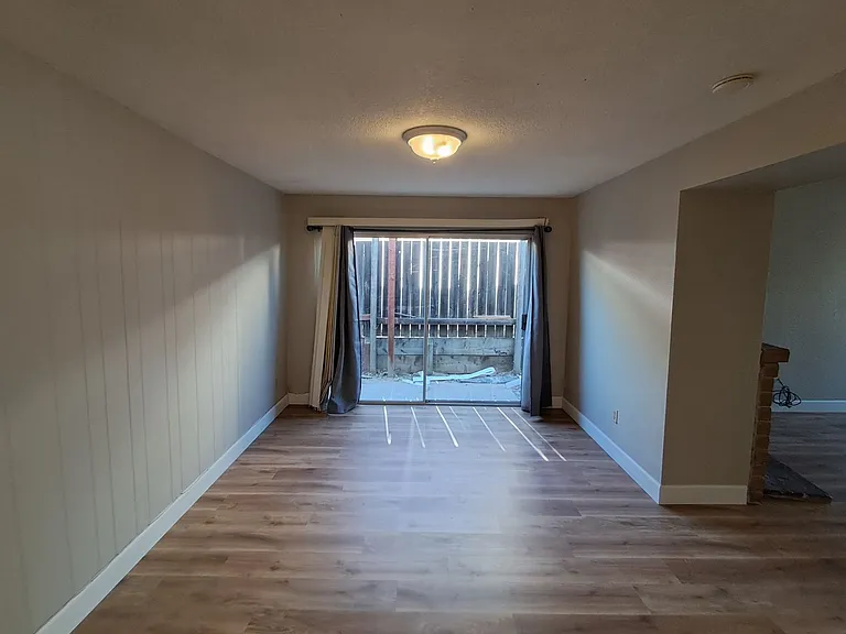 502 Hyacinth Ct #B — Photo 9