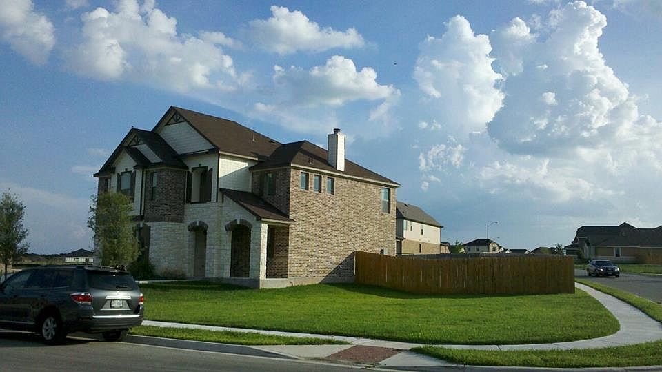 2nd image of 1013 Lonesome Lilly Way