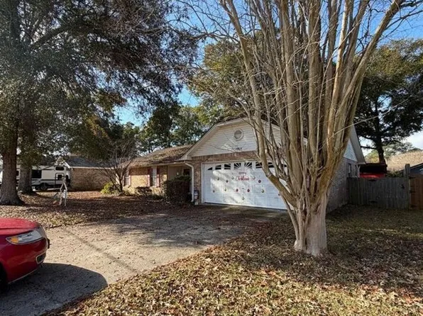 10019 Hummingbird Blvd, Pensacola, FL 32514