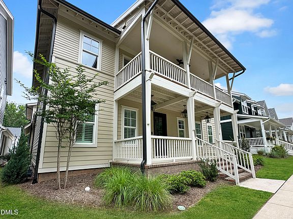 3rd image of 1037 Whitehall Cir