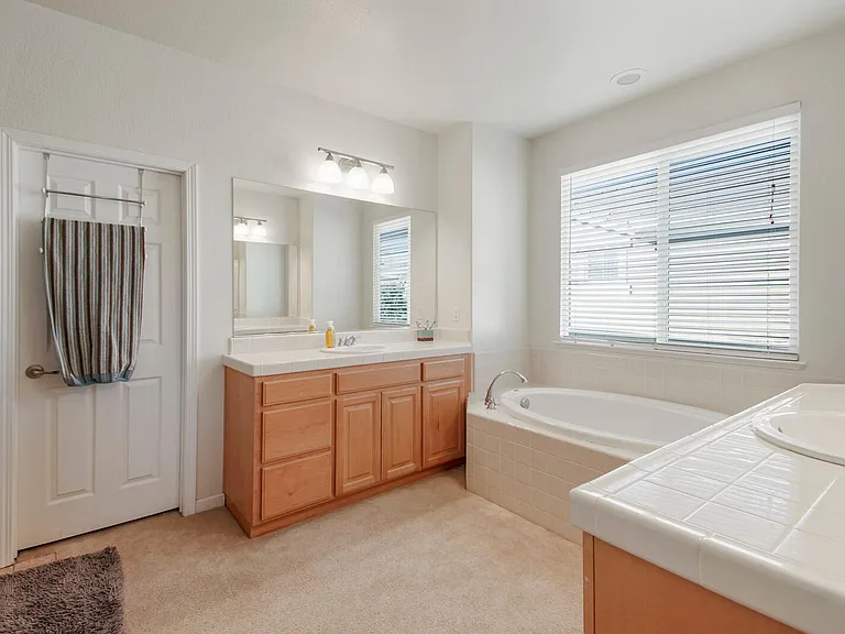 4352 Middlefield Dr — Photo 26