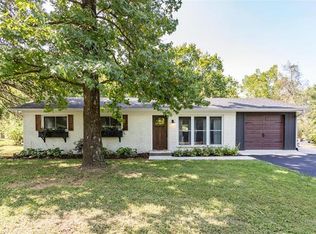 3001 W Rainbow Dr, High Ridge, MO 63049