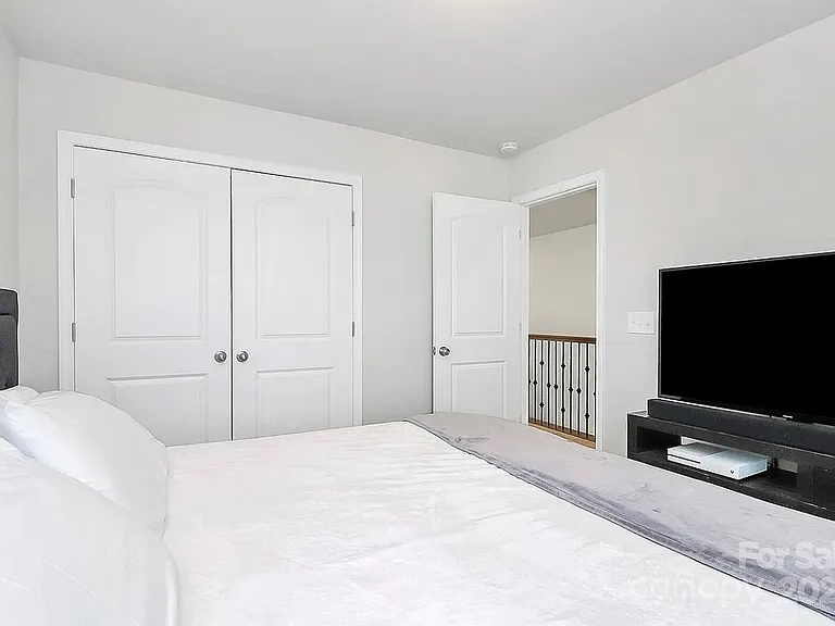 16042 Red Buckeye Ln — Photo 15