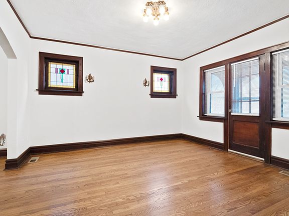 4th image of 4946 Miami St APT 1W