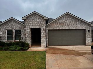 10521 SW 41st St, Mustang, OK 73064