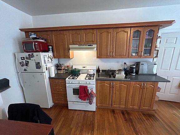 2nd image of 1154 W Lunt Ave APT 315