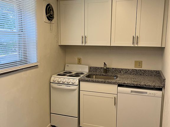 3rd image of 2636 Indianola Ave APT K