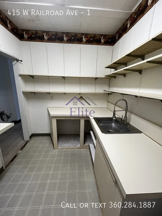 Studio, 696 sqft, $1,200 — Photo 4