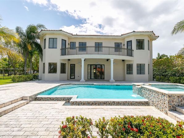 8003 SW 195th Ter