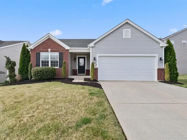 247 Thorn Brook Dr, O'Fallon, MO 63366