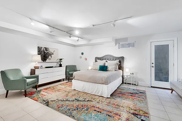 Sold by Compass | media 4