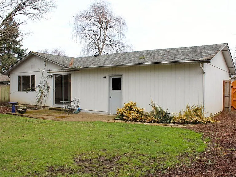 3420 Saint St — Photo 4