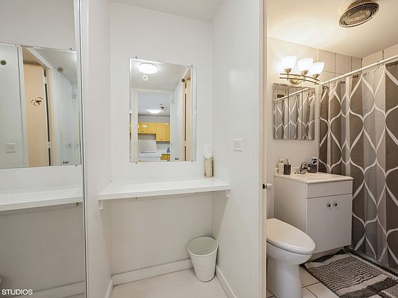 4th image of 4800 S Chicago Beach Dr APT 2210N