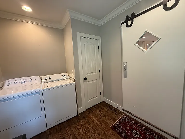 1517 Cresthill Rd — Photo 17