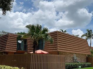 2561 Camelot Ct, Hollywood, FL 33026