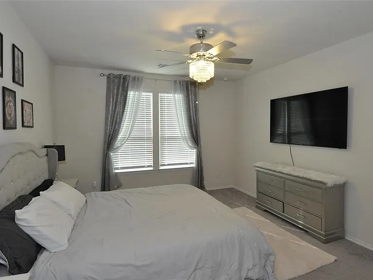 1717 T H Johnson Dr — Photo 10
