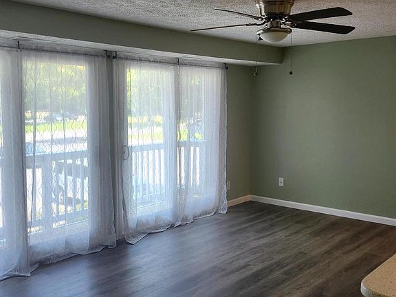 3rd image of 54 Kenwood Dr