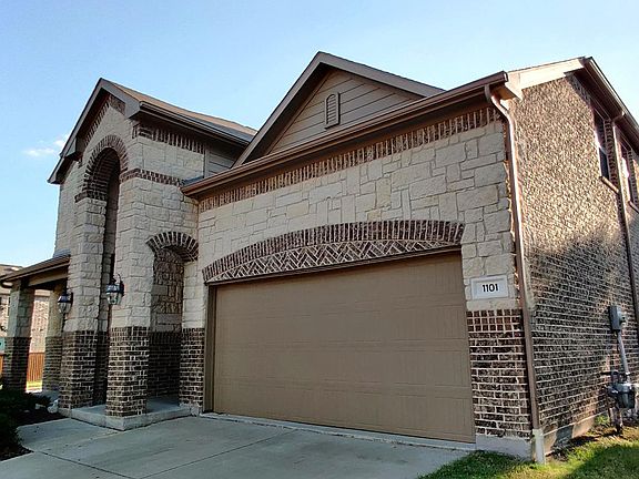 4th image of 1101 Blanco Ln
