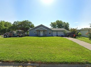407 Maple St, Kennard, NE 68034