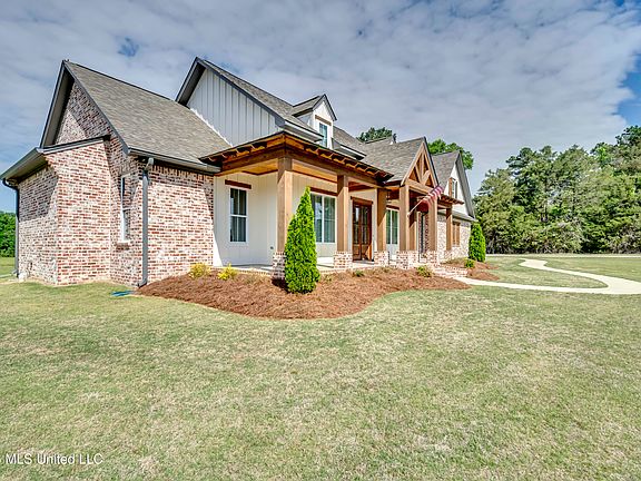 4th image of 901 Sharon Rd
