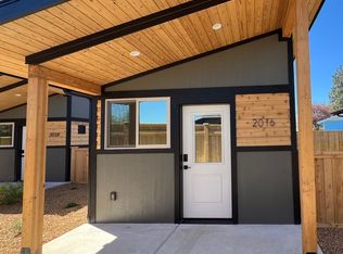 2016 SW Reindeer Ave, Redmond, OR 97756