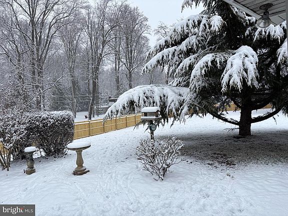 4th image of 20 Minnick Rd