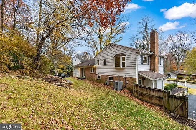 6222 Beachway Dr — Photo 33
