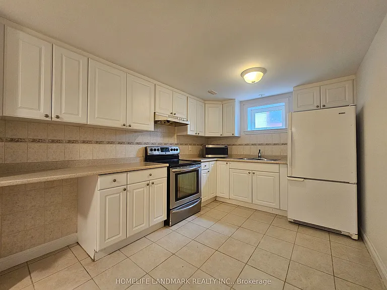155 Churchill Ave #BASEMENT — Photo 6