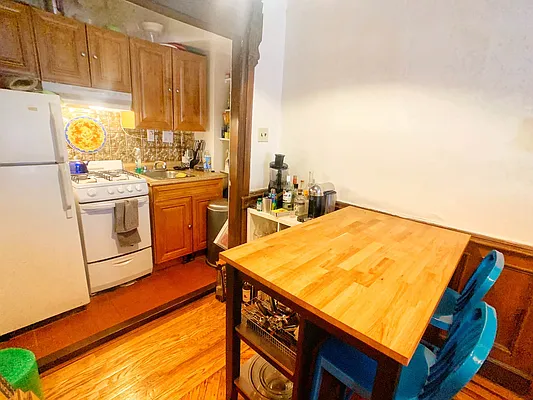 Rented by Highline Residential | media 28