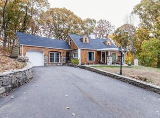 645 Broadbridge Rd, Bridgeport, CT 06610