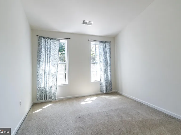 23409 Berkeley Meadows Dr — Photo 28