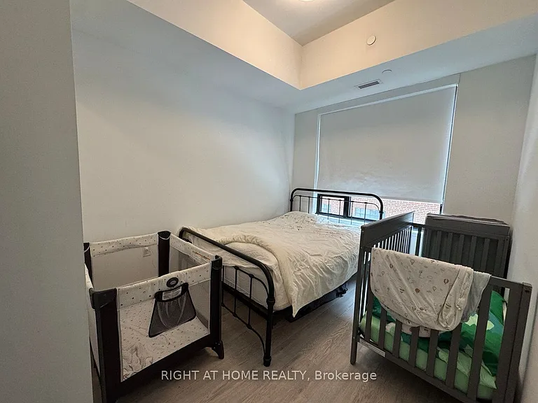 3 Strathgowan Ave #202 — Photo 6