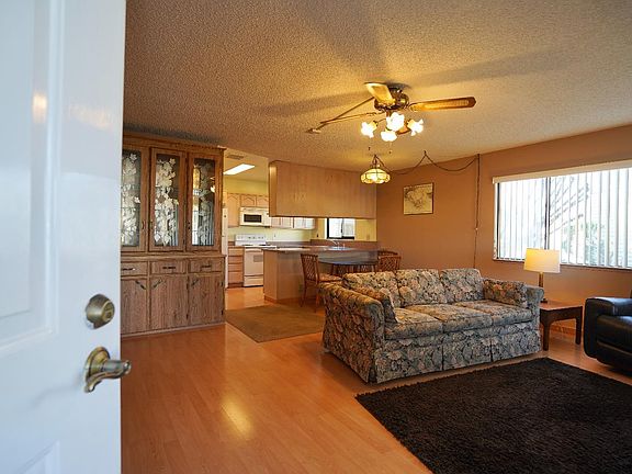 3rd image of 206 Shirley Court