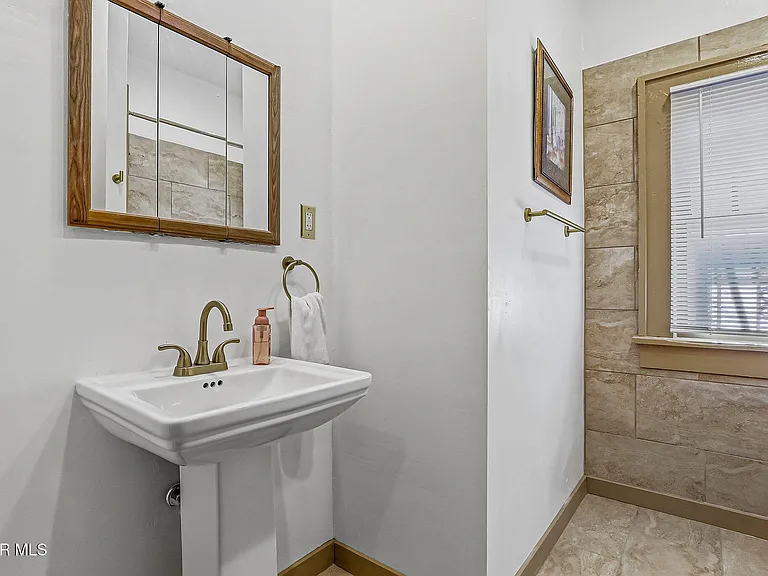 1546 Upson Dr — Photo 17