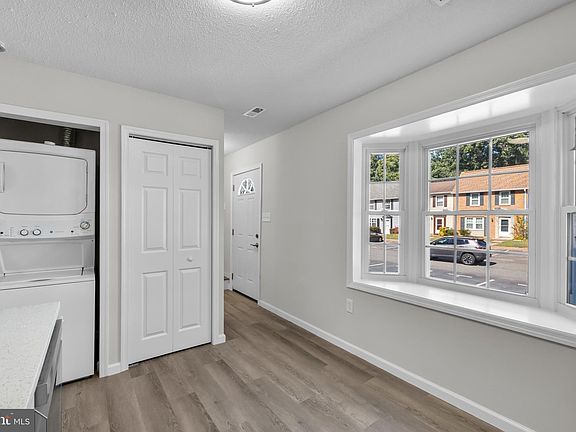 5th image of 8529 Englewood Ct