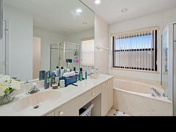 2nd image of 434 SW Jeanne Ave