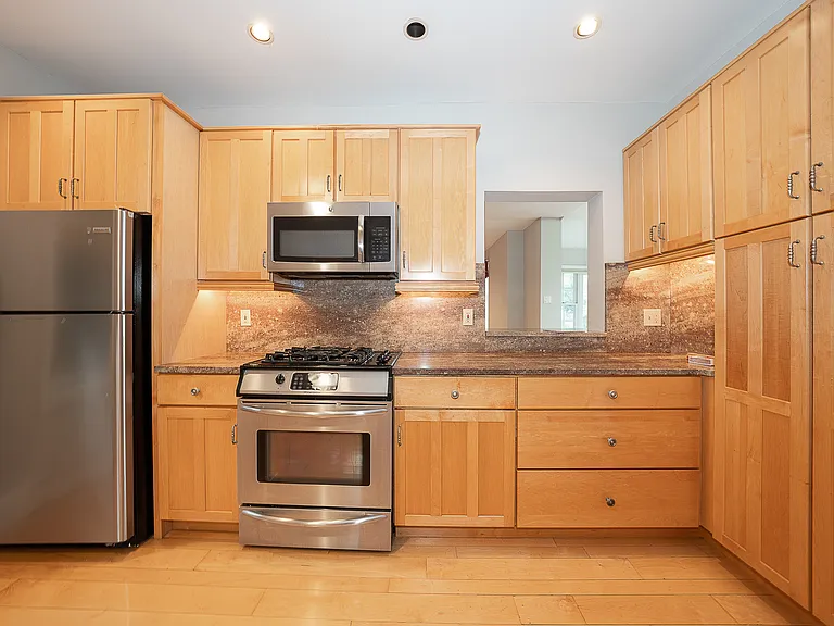 212 Elm Ter #1 — Photo 20