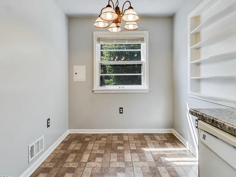 2348 Saybrook Rd — Photo 16