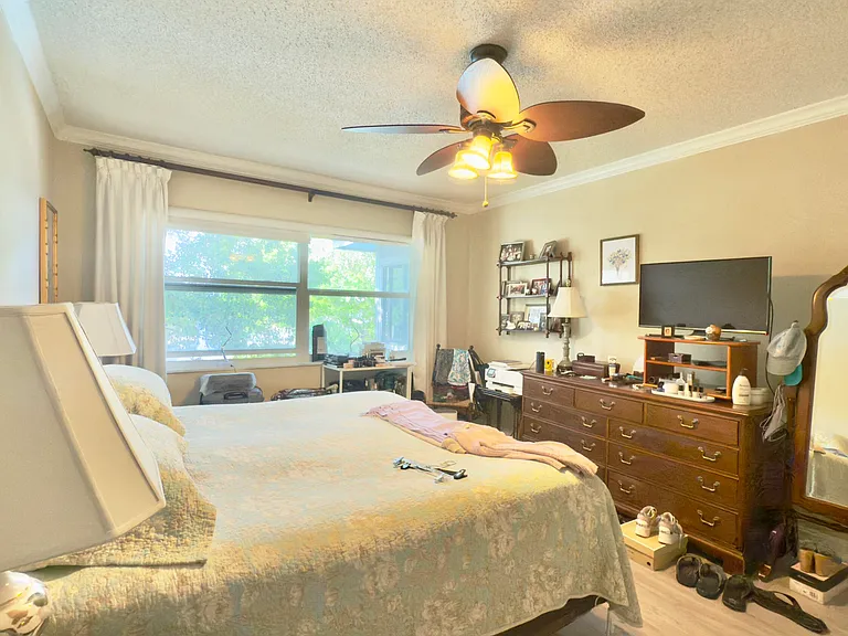 1200 SW 12th St #305 — Photo 20